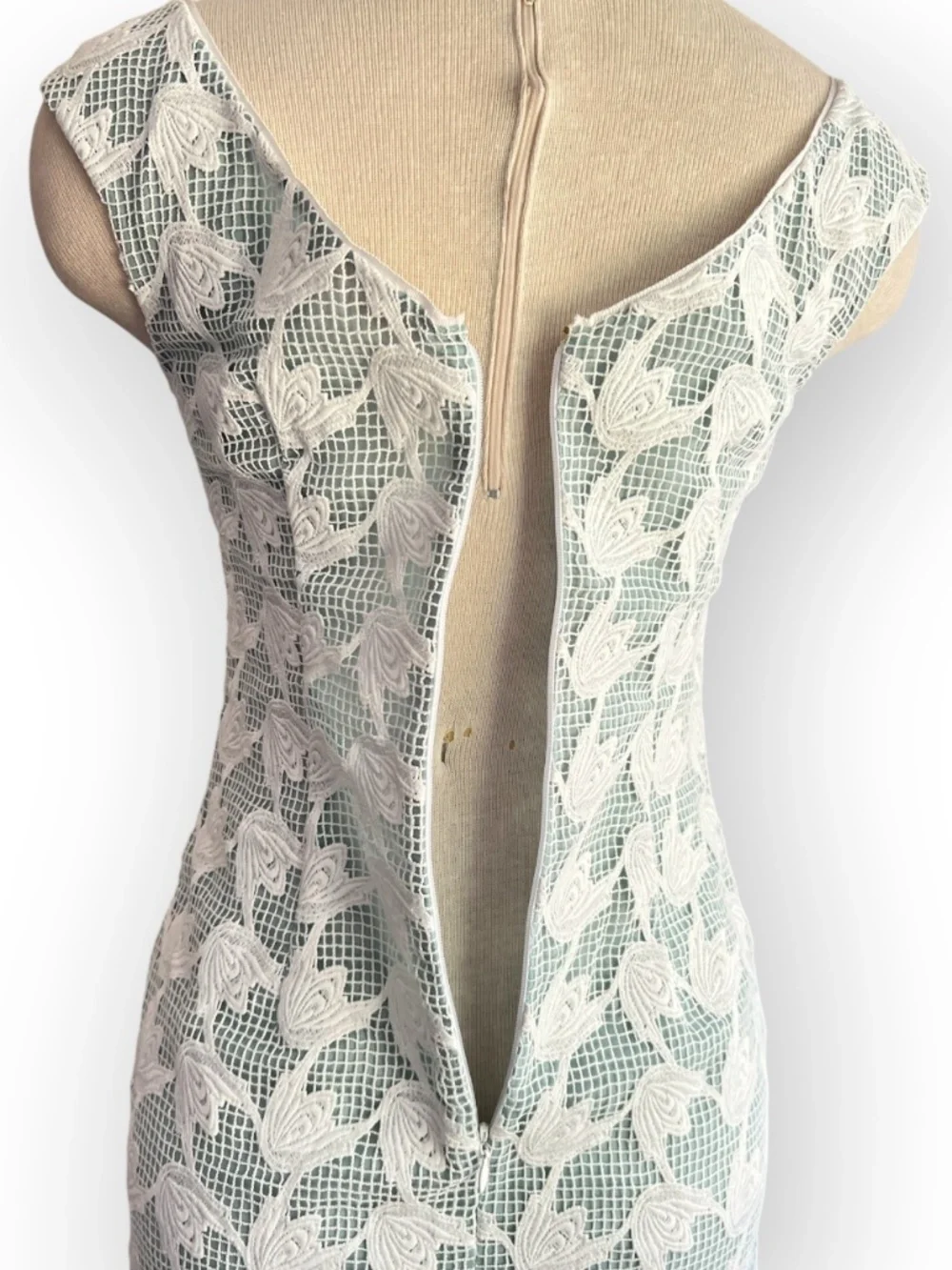 Tory Burch Size 0 Brooklyn Sleeveless Dress V-Neck Sheath